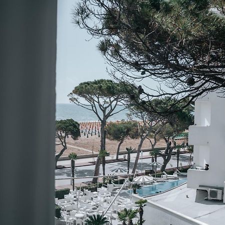 Hotel Luna Centrale Lignano Sabbiadoro Extérieur photo